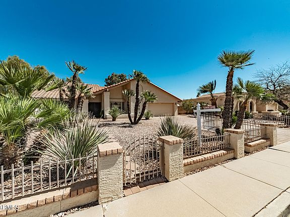 3rd image of 8803 S Los Feliz Dr