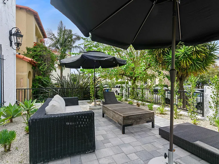 460 N Sierra Bonita Ave #460 — Photo 9