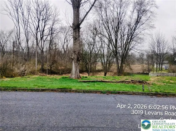 3917 Buchanan St N, Coplay, PA 18037