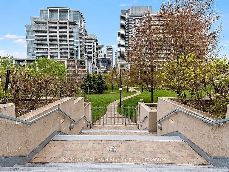 2111 Lake Shore Blvd W #505 — Photo 33
