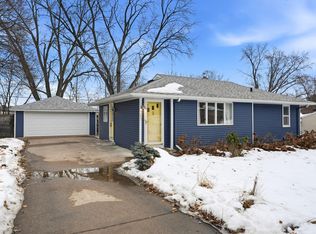 701 Eldridge Ave W, Roseville, MN 55113