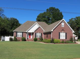 248 Isbell Dr, Muscle Shoals, AL 35661