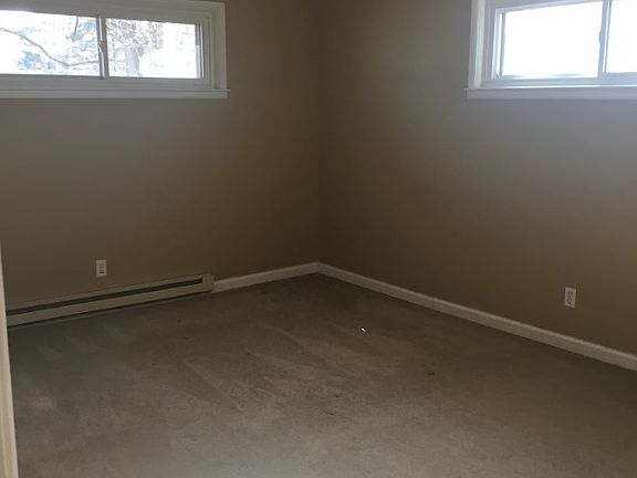 5th image of 615 Elm Dr