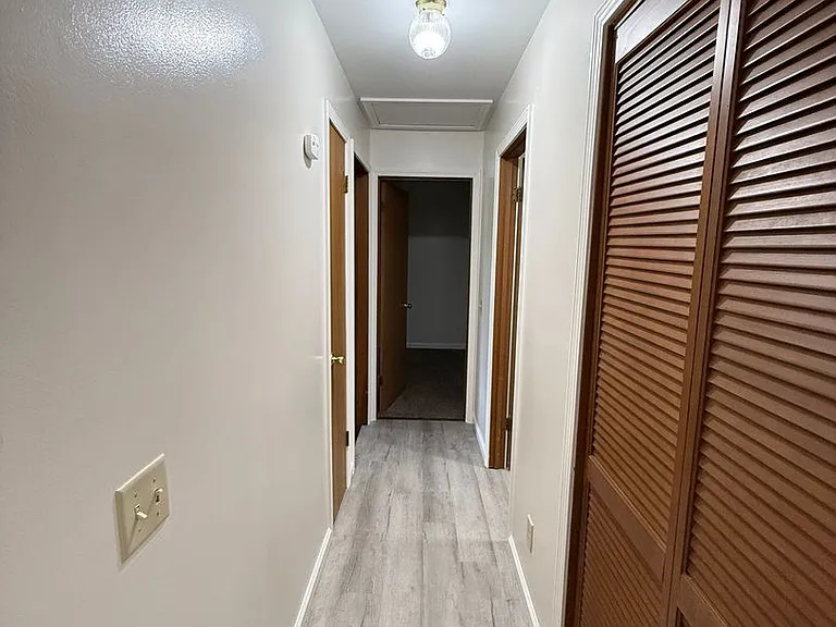 8694-8696 N Stoney Lake Rd — Photo 10