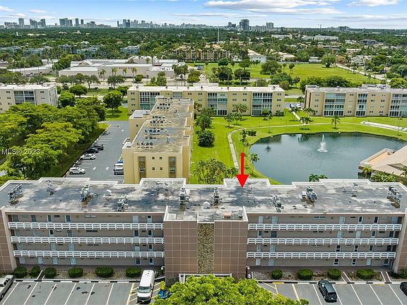 4th image of 206 SE 10th St APT 106