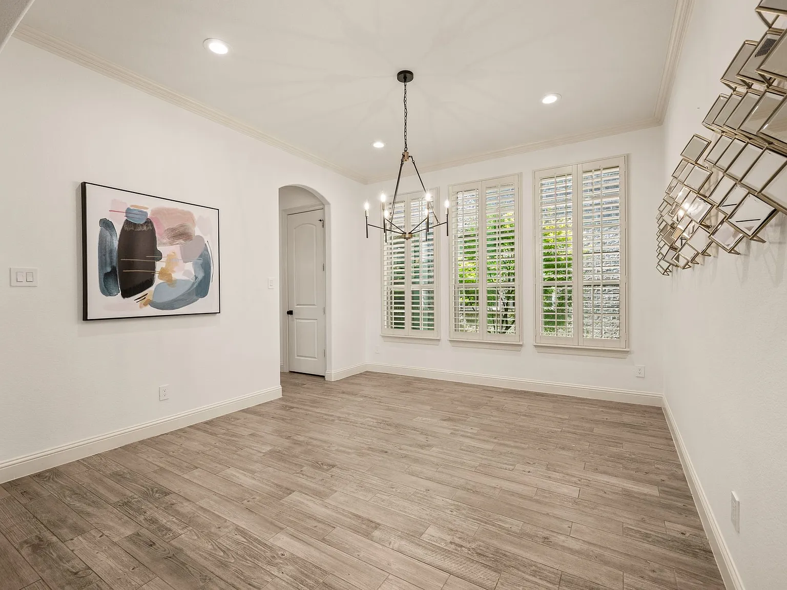 4 bed, 3.5 bath, 3895 sqft, $4,995 — Photo 3