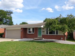42147 Mac Rae Dr, Sterling Heights, MI 48313