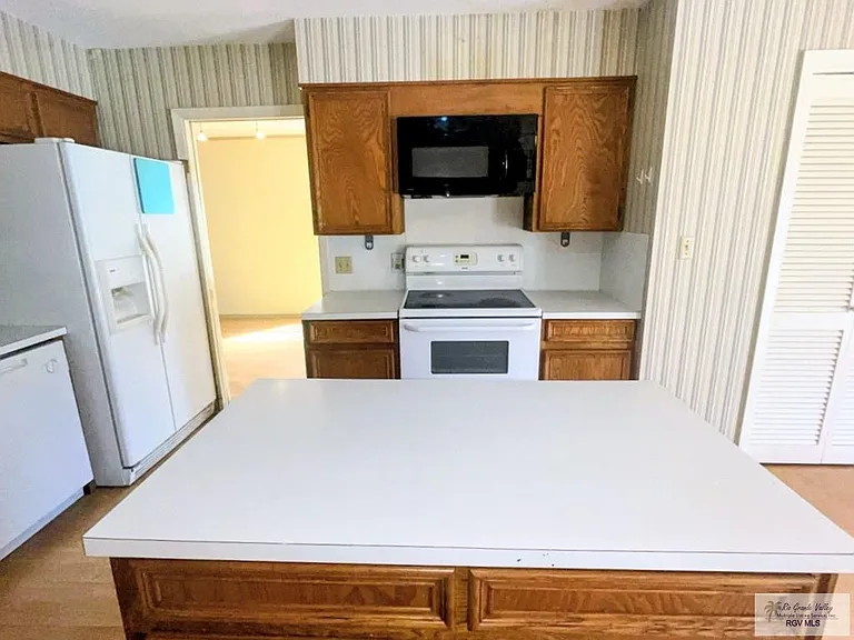 5611 La Estrella Cir — Photo 8
