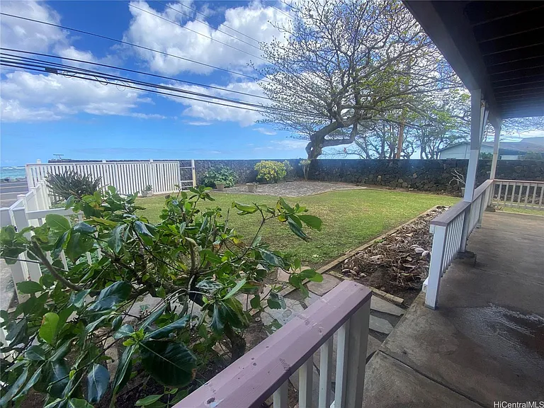 Front lawn seen from covered lanai
