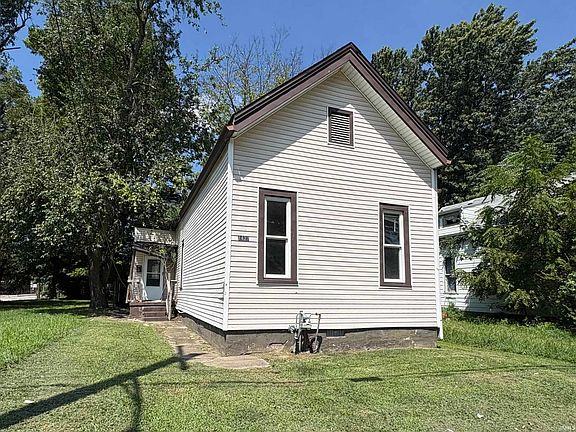 2nd image of 1427 S Governor St