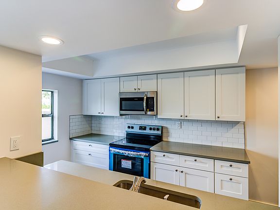 4th image of 9137 NW 38th Dr #26