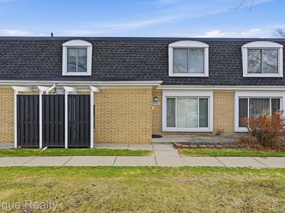 29792 City Center Dr APT 2, Warren, MI, 48093