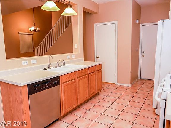 3rd image of 612 Brown Breeches Ave