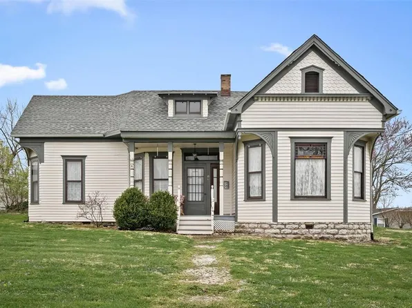 206 W Walton St, Warrenton, MO 63383