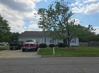 901 Barrington Ct, Chesapeake, VA 23322