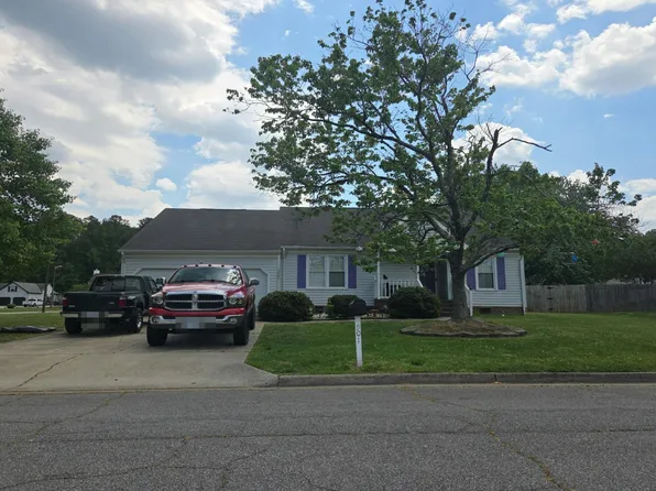 901 Barrington Ct, Chesapeake, VA 23322