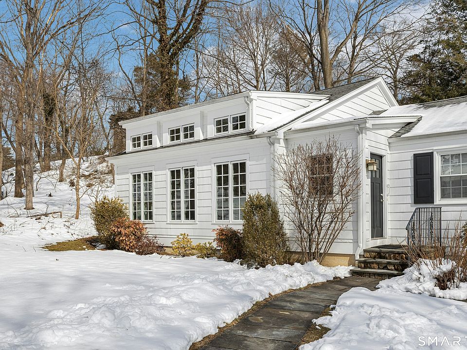 1st image of 19 Robin Hood Ln