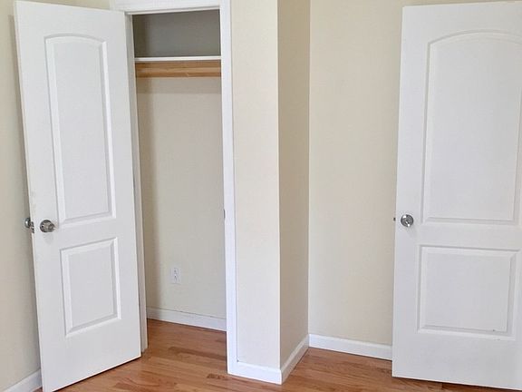 5th image of 3071 34th St APT 4A