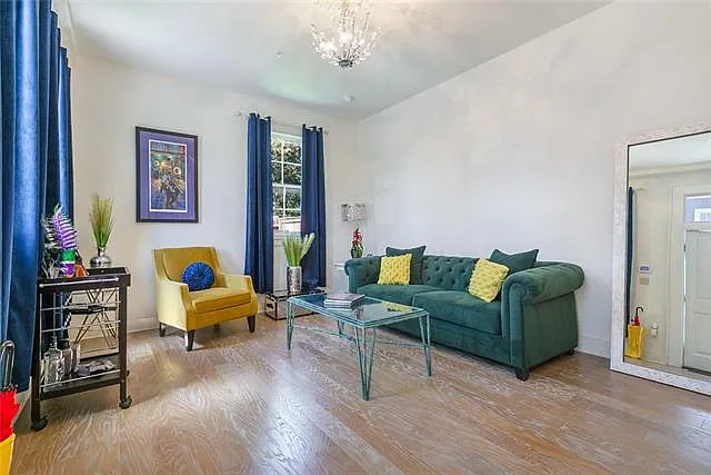 2 bed, 1.5 bath, 1078 sqft, $2,000 — Photo 2