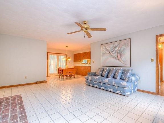 5th image of 163 Forest Dr