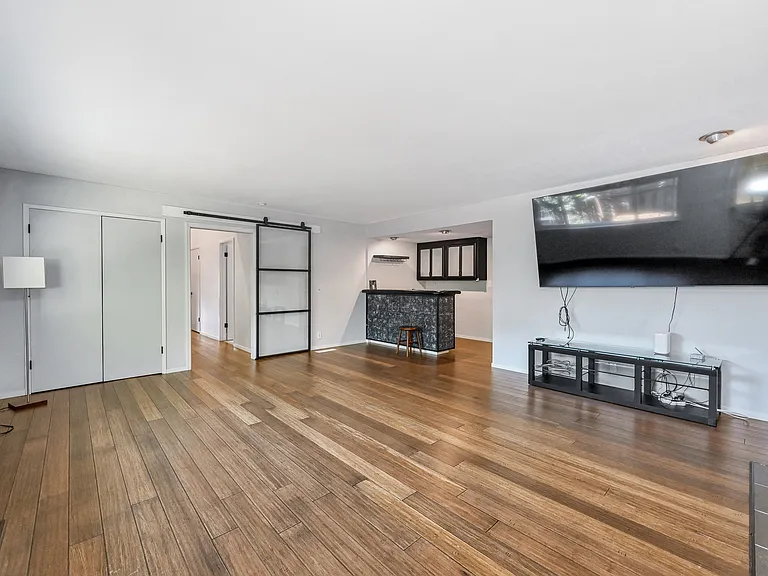 4871 Beacon Hill Dr — Photo 17