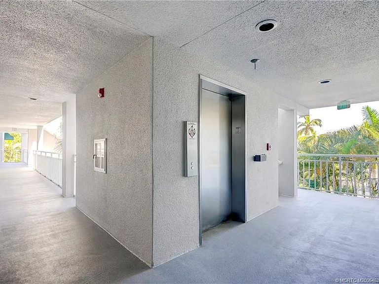 184 NE Edgewater Dr #1206 — Photo 9