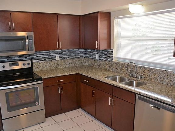 2nd image of 1407 Fox Run Dr
