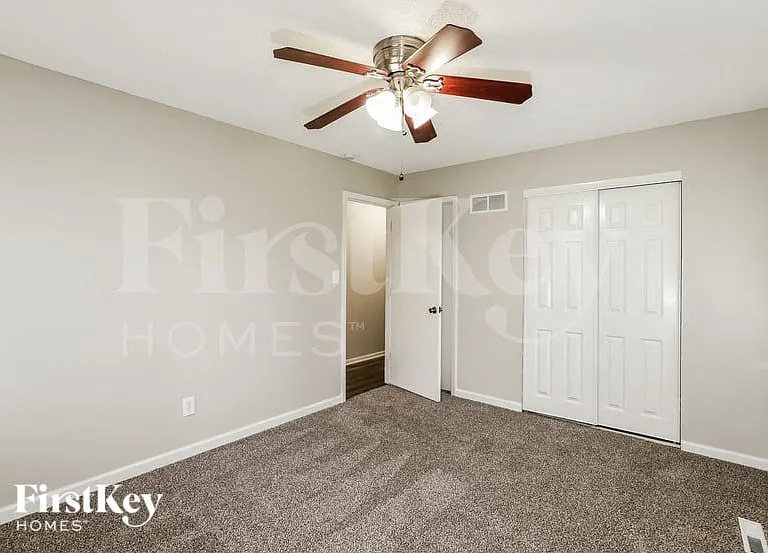400 SW Oxford Dr — Photo 9