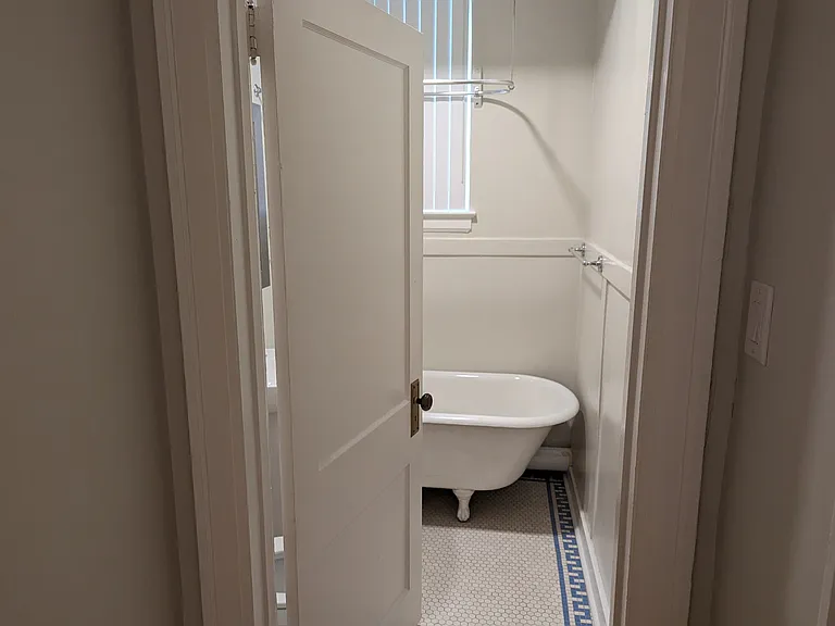 217 Sherbrook St — Photo 14