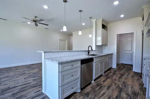 829 Lindsey Ln Photo 1