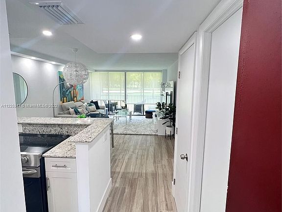 5th image of 3101 N Country Club Dr APT 103