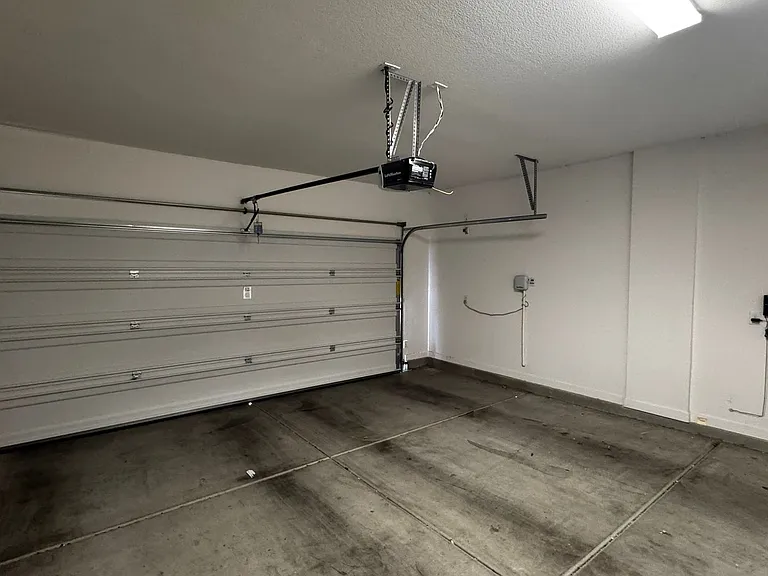 7080 Garnet Crest Ct — Photo 32