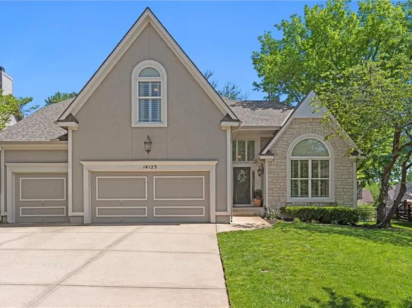 14123 Parkhill St, Overland Park, KS 66221