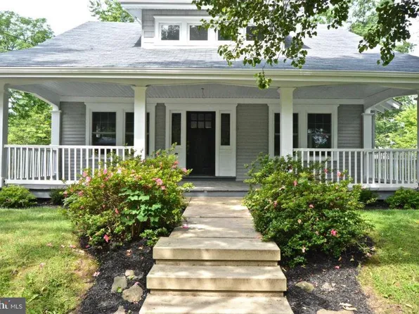 404 Burd St, Pennington, NJ 08534