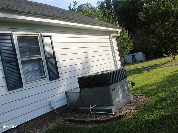 3rd image of 427 Wilson Road