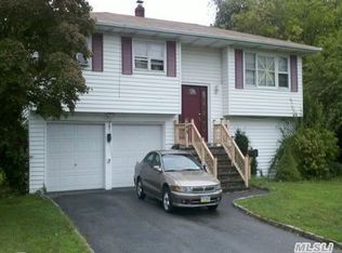 245 Conklin Ave, Patchogue, NY 11772