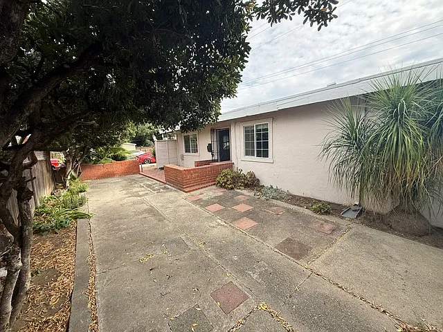 3 bed, 1064 sqft, $2,895 — Photo 3