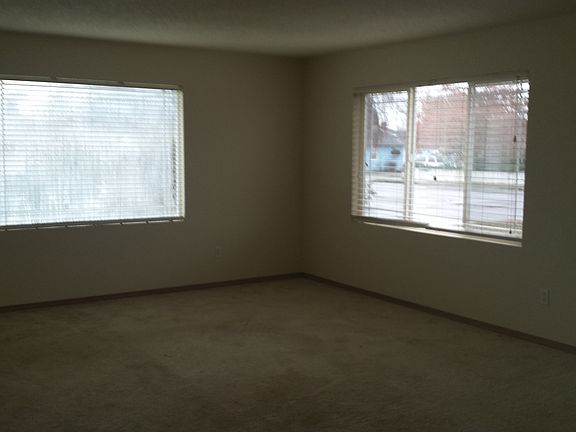 3rd image of 1108 Alder Ave