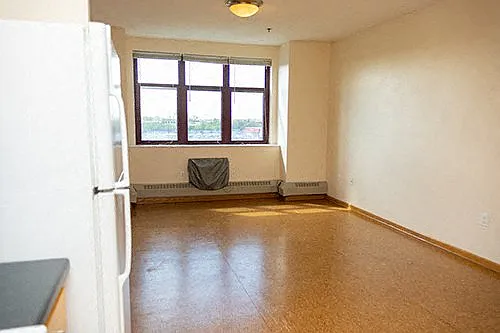 2740 Minnehaha Ave — Photo 2