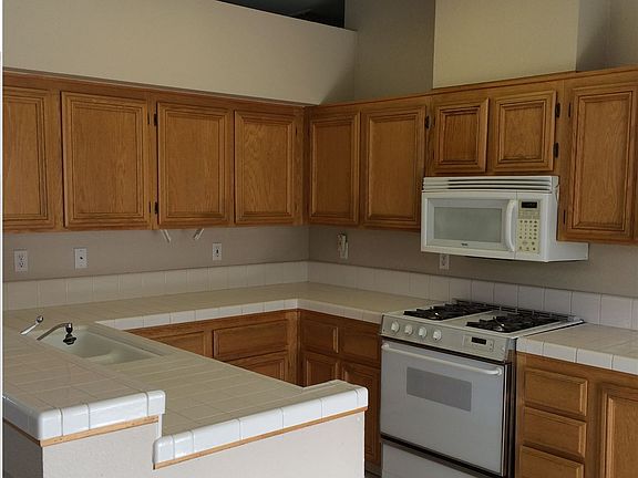 5th image of 733 E Sherwood Dr