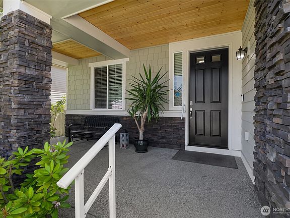 3rd image of 4238 Campus Drive NE