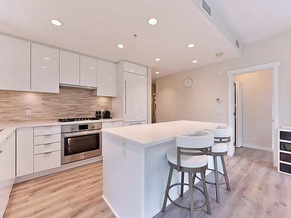 5th image of 9233 Odlin Rd #112