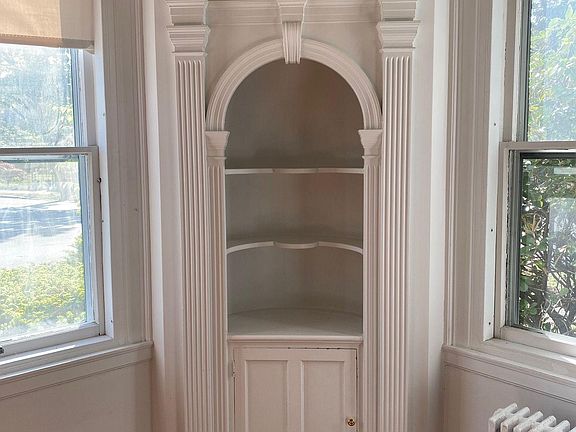 2nd image of 260 High St APT 1