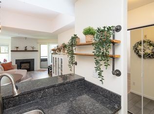 214 11th St #502, New Westminster, BC V3M 4C9