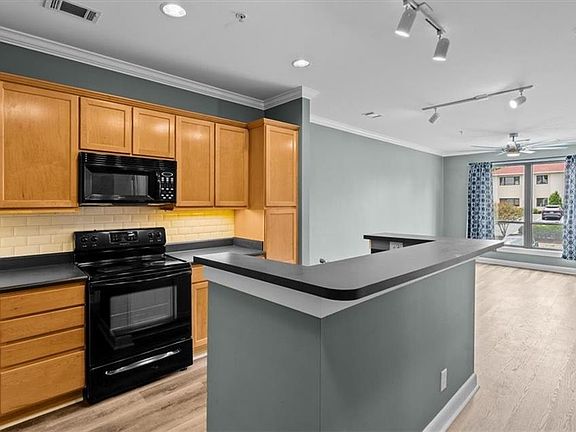 2nd image of 411 W Washington St Ste 108