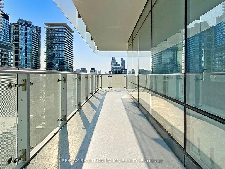 1 Bloor St E #2304 — Photo 24