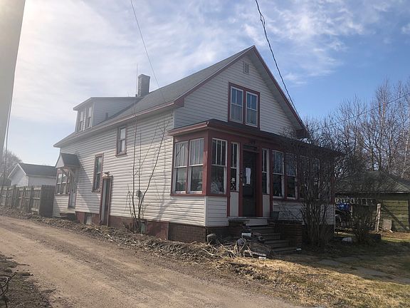 3rd image of 703 Cedar St