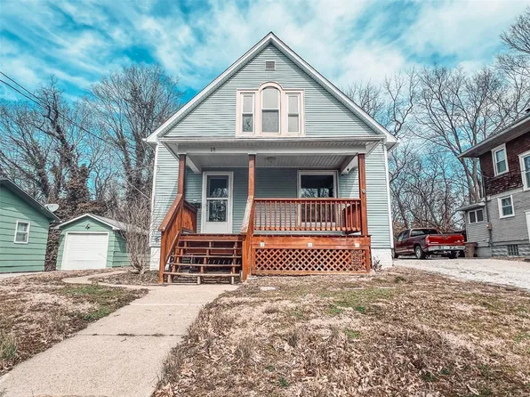 18 Helston Pl, Hillsboro, IL 62049