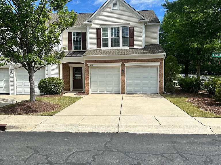 9002 Bishop Crest Ln — Photo 19