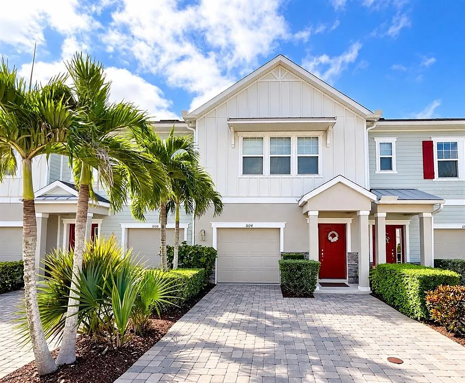 3 bed, 2.5 bath, 1489 sqft, $3,100 — Photo 1